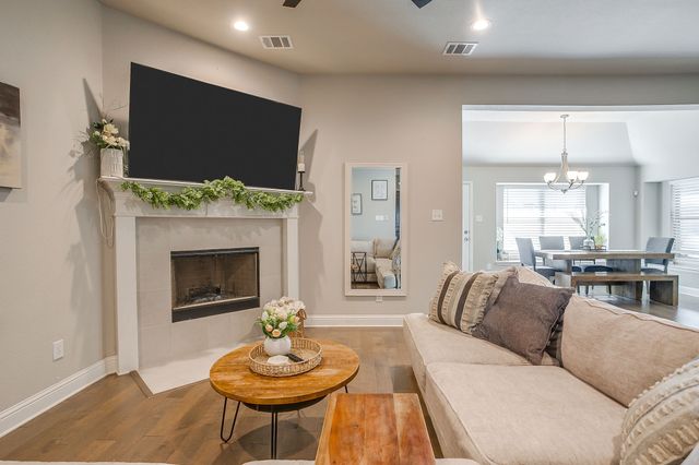 709 Waterford Way, Joshua, TX 76058