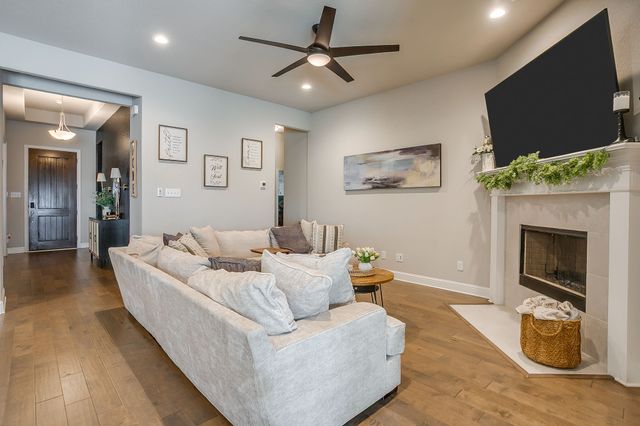 709 Waterford Way, Joshua, TX 76058