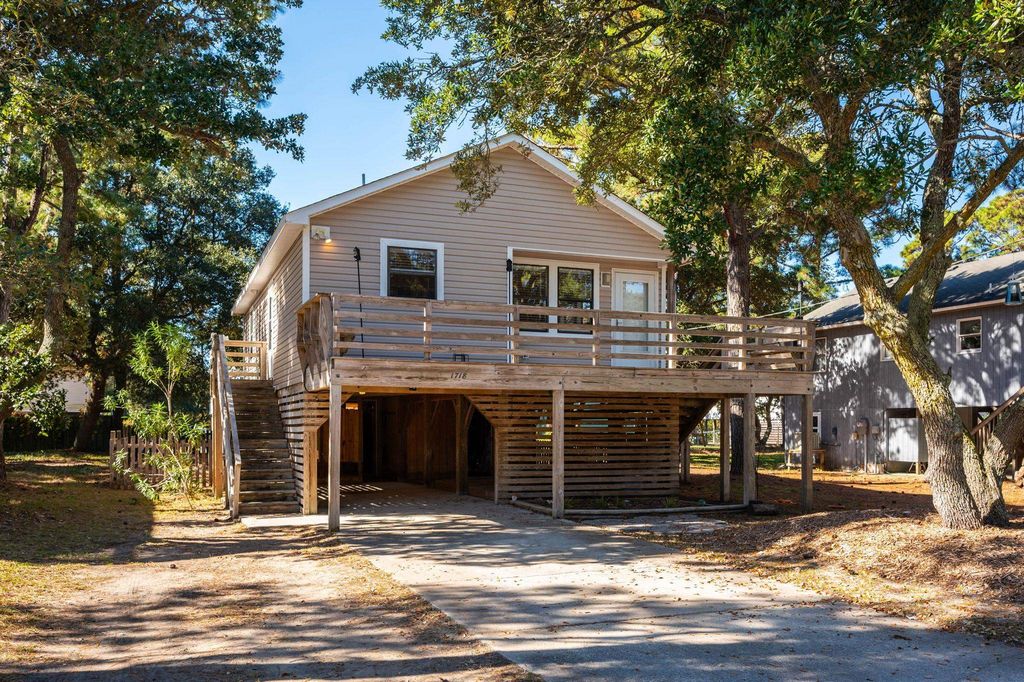 Image 1 of property listing at 1718 Sea Swept Road Lot 11, Kill Devil Hills, NC 27948