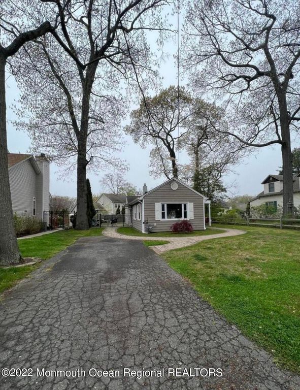 451 Harnell Avenue, Oakhurst, NJ 07755