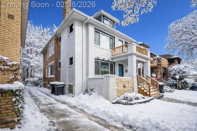 2270 W Philadelphia Street, Detroit, MI 48206