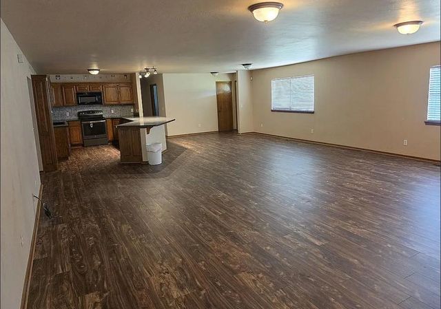 2905 N Henney Road, Choctaw, OK 73020