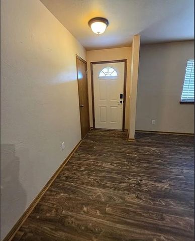 2905 N Henney Road, Choctaw, OK 73020