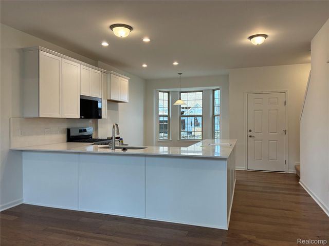 20803 Burn Drive, Macomb Township, MI 48044