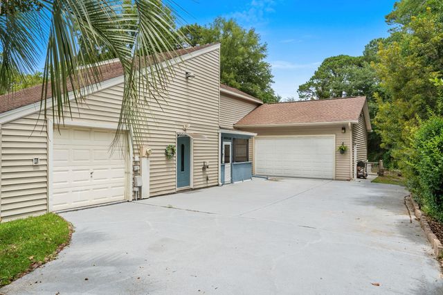 1710 Crooked Pine Dr., Surfside Beach, SC 29575