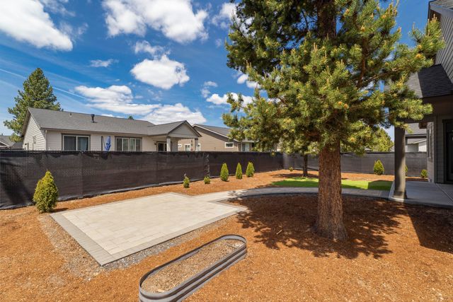 51925 Campfire Drive, La Pine, OR 97739