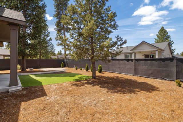 51925 Campfire Drive, La Pine, OR 97739