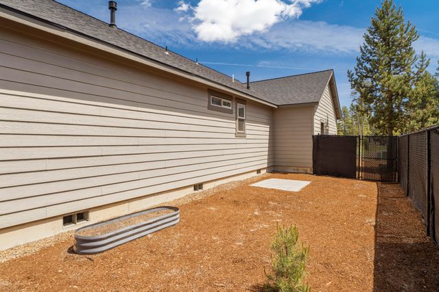 51925 Campfire Drive, La Pine, OR 97739
