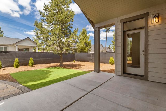 51925 Campfire Drive, La Pine, OR 97739