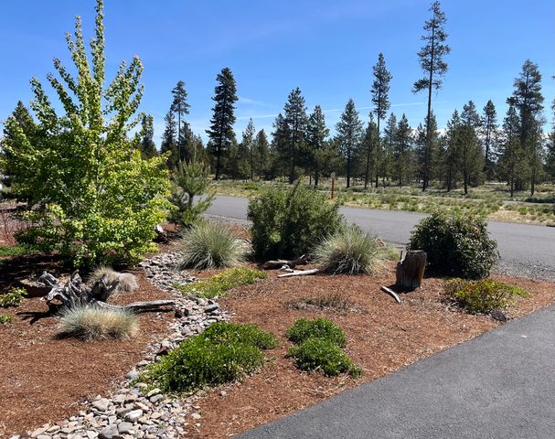 51925 Campfire Drive, La Pine, OR 97739