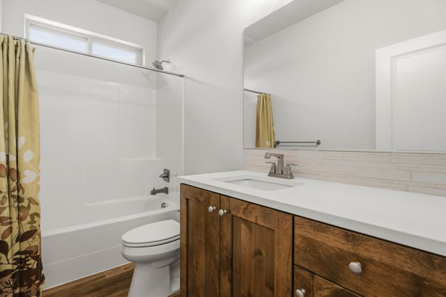 51925 Campfire Drive, La Pine, OR 97739