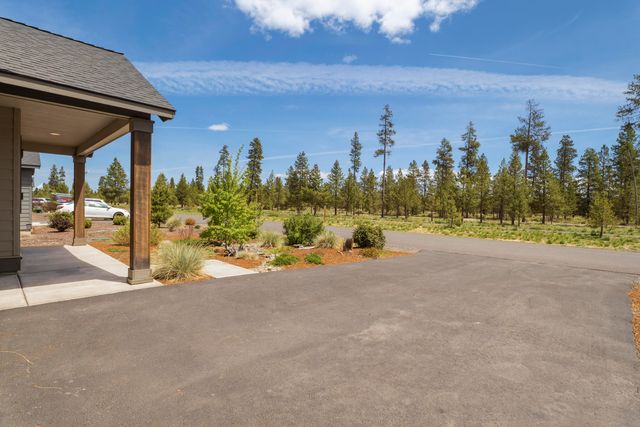 51925 Campfire Drive, La Pine, OR 97739