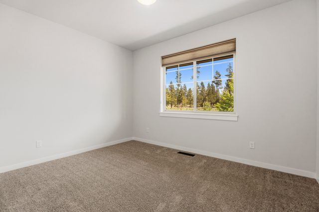 51925 Campfire Drive, La Pine, OR 97739