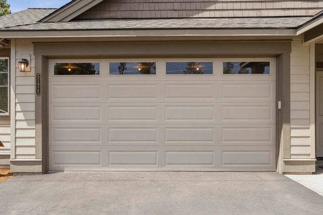 51925 Campfire Drive, La Pine, OR 97739