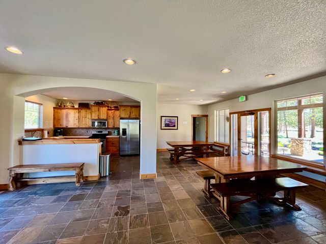 51925 Campfire Drive, La Pine, OR 97739
