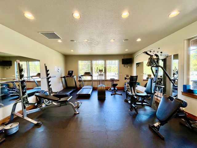 51925 Campfire Drive, La Pine, OR 97739