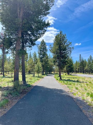 51925 Campfire Drive, La Pine, OR 97739