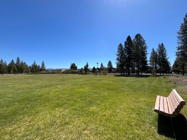 51925 Campfire Drive, La Pine, OR 97739