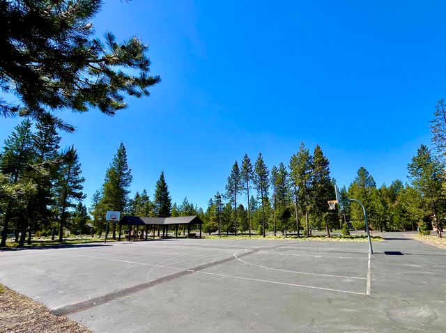 51925 Campfire Drive, La Pine, OR 97739