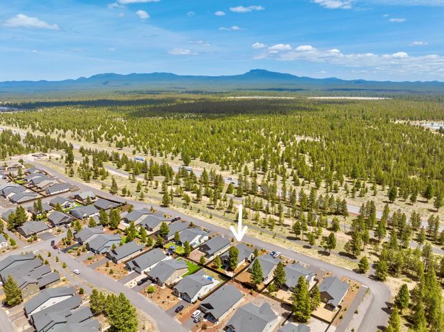 51925 Campfire Drive, La Pine, OR 97739
