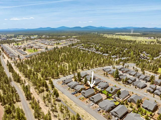 51925 Campfire Drive, La Pine, OR 97739