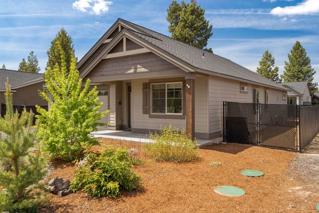 51925 Campfire Drive, La Pine, OR 97739