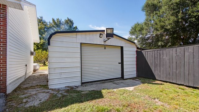 127 Spikes Road, Southport, FL 32409