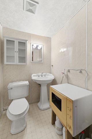 1399 W SOUTH PARK AVENUE, Oshkosh, WI 54902