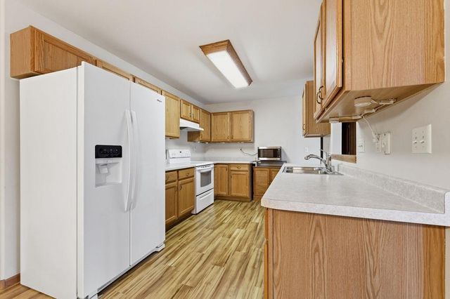 1399 W SOUTH PARK AVENUE, Oshkosh, WI 54902