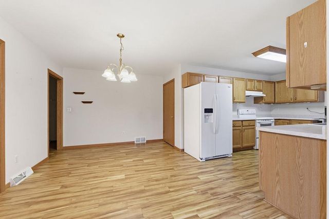 1399 W SOUTH PARK AVENUE, Oshkosh, WI 54902