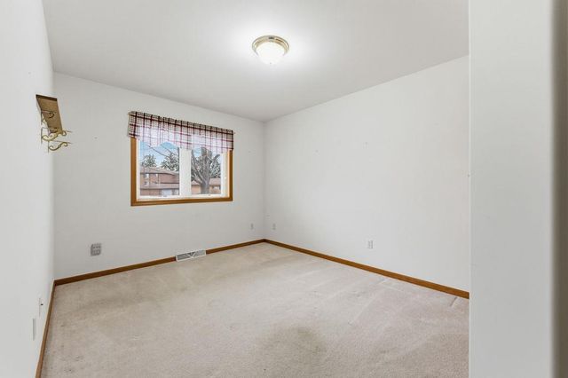 1399 W SOUTH PARK AVENUE, Oshkosh, WI 54902