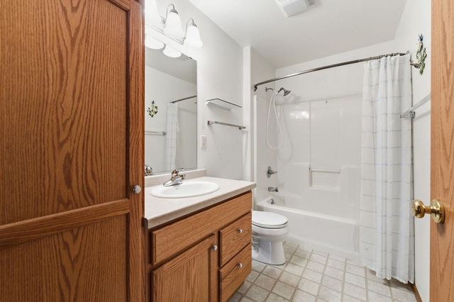 1399 W SOUTH PARK AVENUE, Oshkosh, WI 54902