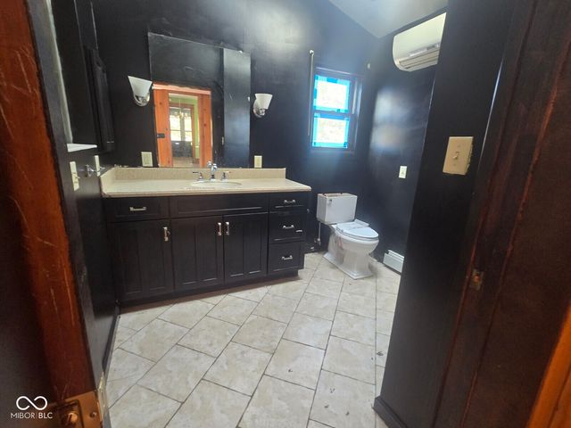 1617 S 5th Street, Terre Haute, IN 47802