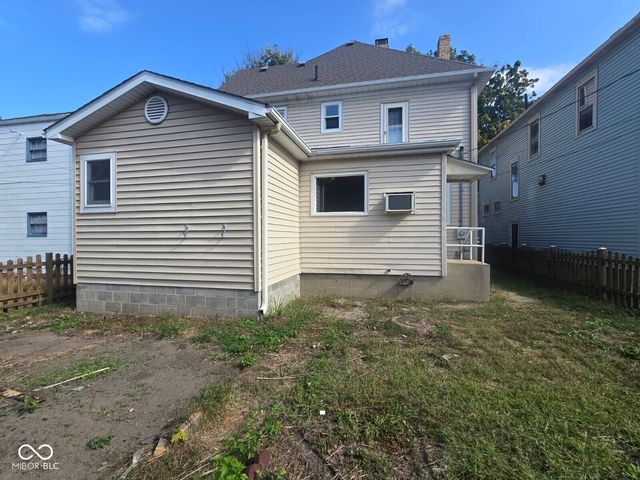 1617 S 5th Street, Terre Haute, IN 47802