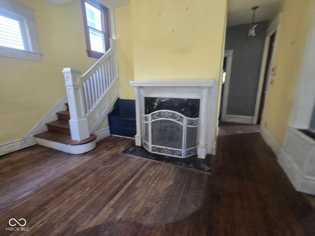 1617 S 5th Street, Terre Haute, IN 47802