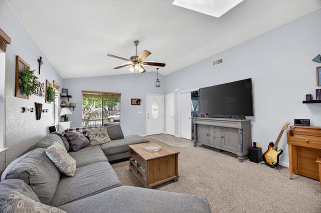 11727 Washington Ave, Courtland, CA 95615