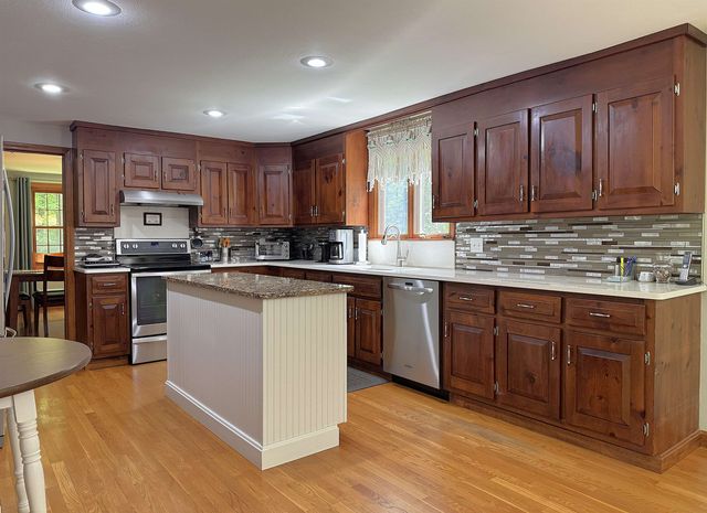 4 Riverwood Road, Kingston, NH 03848