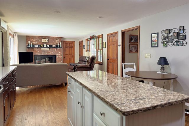 4 Riverwood Road, Kingston, NH 03848