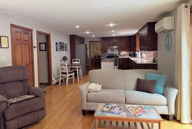 4 Riverwood Road, Kingston, NH 03848