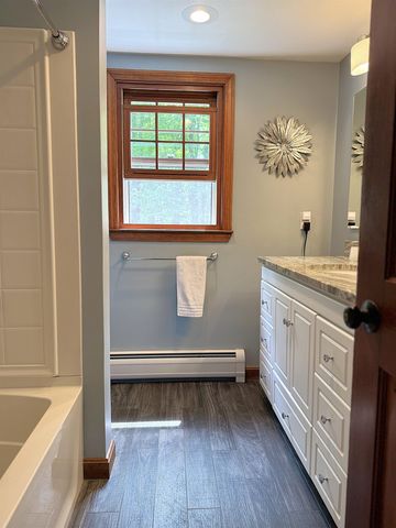 4 Riverwood Road, Kingston, NH 03848