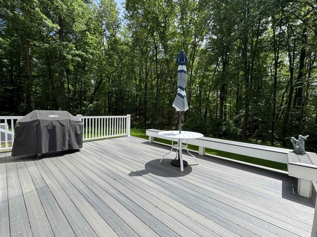 4 Riverwood Road, Kingston, NH 03848