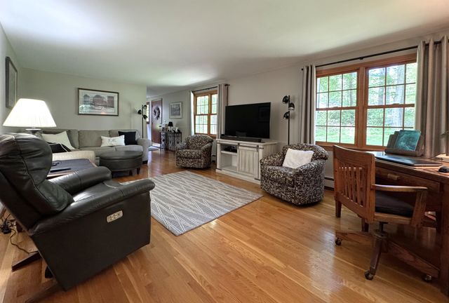 4 Riverwood Road, Kingston, NH 03848