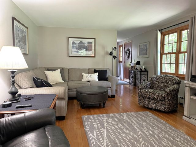 4 Riverwood Road, Kingston, NH 03848