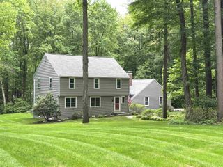 4 Riverwood Road, Kingston, NH 03848
