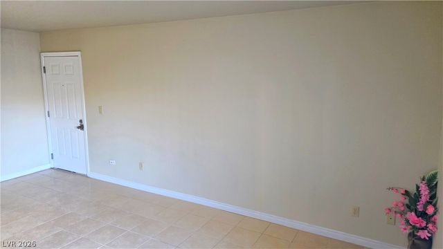 5185 Indian River Drive 227, Las Vegas, NV 89103