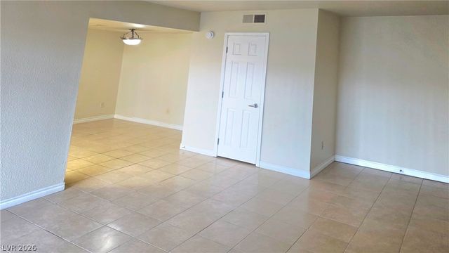 5185 Indian River Drive 227, Las Vegas, NV 89103