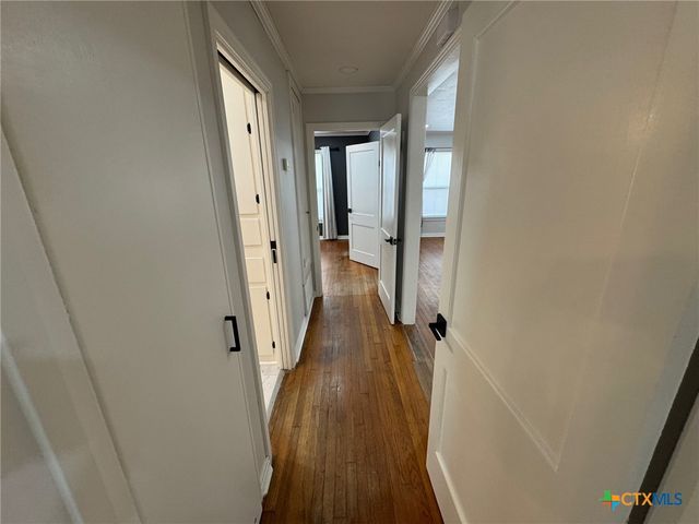 300 N Bowie, Cameron, TX 76520