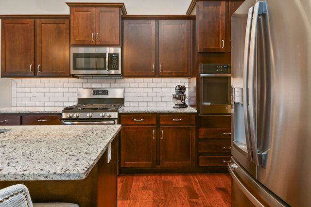 714 N Fox Hill Circle, Nixa, MO 65714