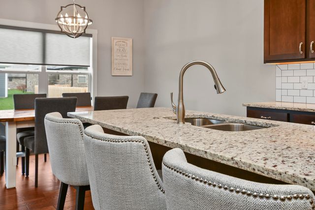 714 N Fox Hill Circle, Nixa, MO 65714