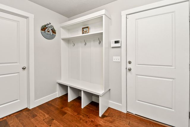 714 N Fox Hill Circle, Nixa, MO 65714